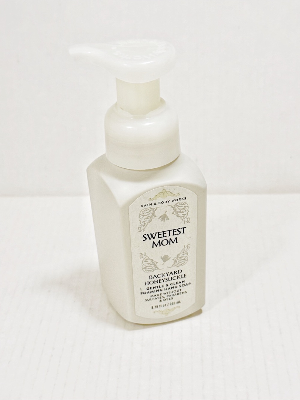 Bath & Body Works Sweetest Mom Foaming Hand Soap - Cream White